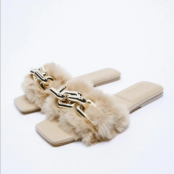 Zara stone grey low heel faux fur sandals with chain buckle - Picture 1 of 8